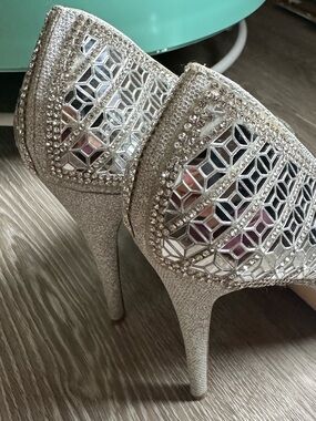 Crystal-Embellished Silver High Heel Pumps